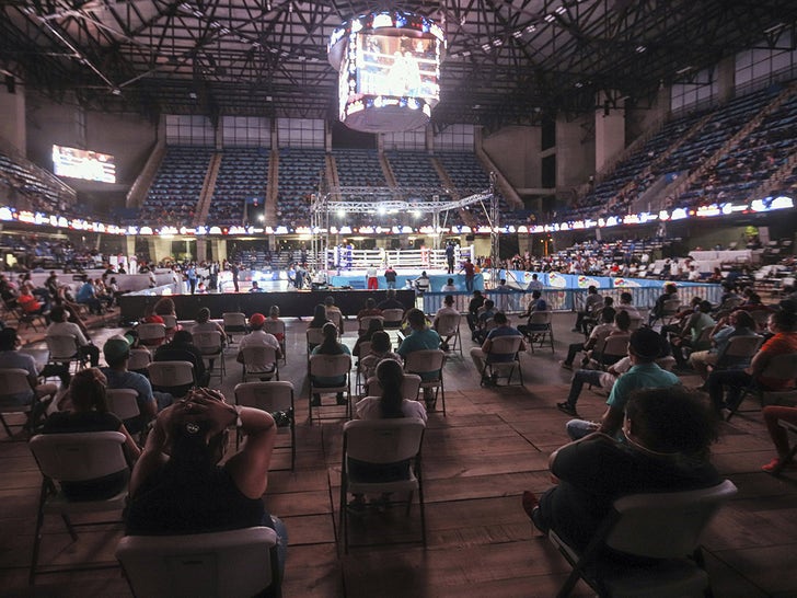 People Gather To Watch Boxing in Nicaragua Amid Coronavirus Pandemic