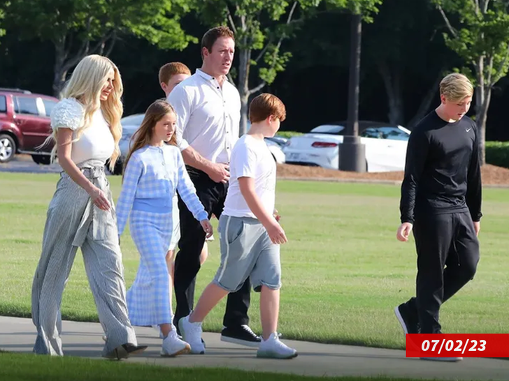 Kim Zolciak & Kroy Biermann and kids