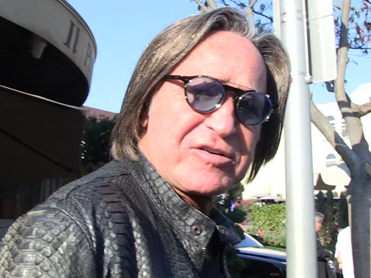 1128-mohamed-hadid-tmz-01