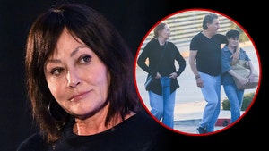 Shannen Doherty Smiling With Mom & Pal In Last Public Pictures Before Death