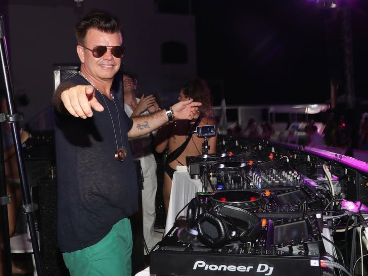 Paul Oakenfold On Stage