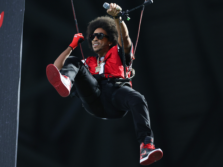 : Ludacris performs during the game between the New Orleans Saints and Atlanta Falcons