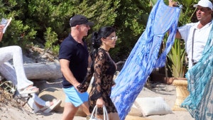 Jeff Bezos and Lauren Sanchez nikki beach