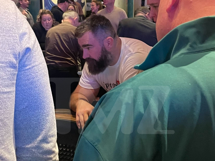 jason kelce in Vegas gambling