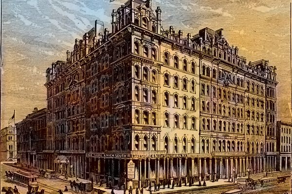 The world's first cold-storage banquet was held in the Hotel Sherman, considered at the time to be Chicago's swankiest hotel.