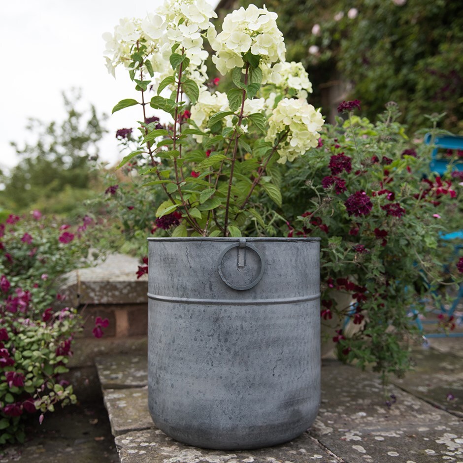 Metal planter