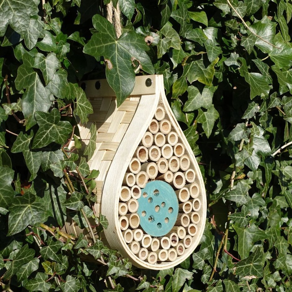 Dewdrop bee & bug hotel