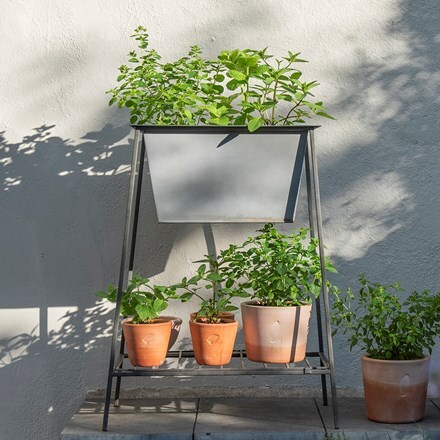 Trough on stand with shelf - short