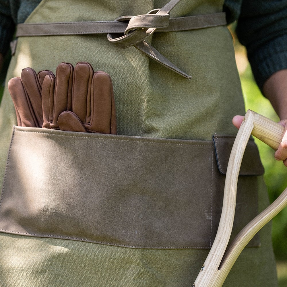 Waterproof garden apron