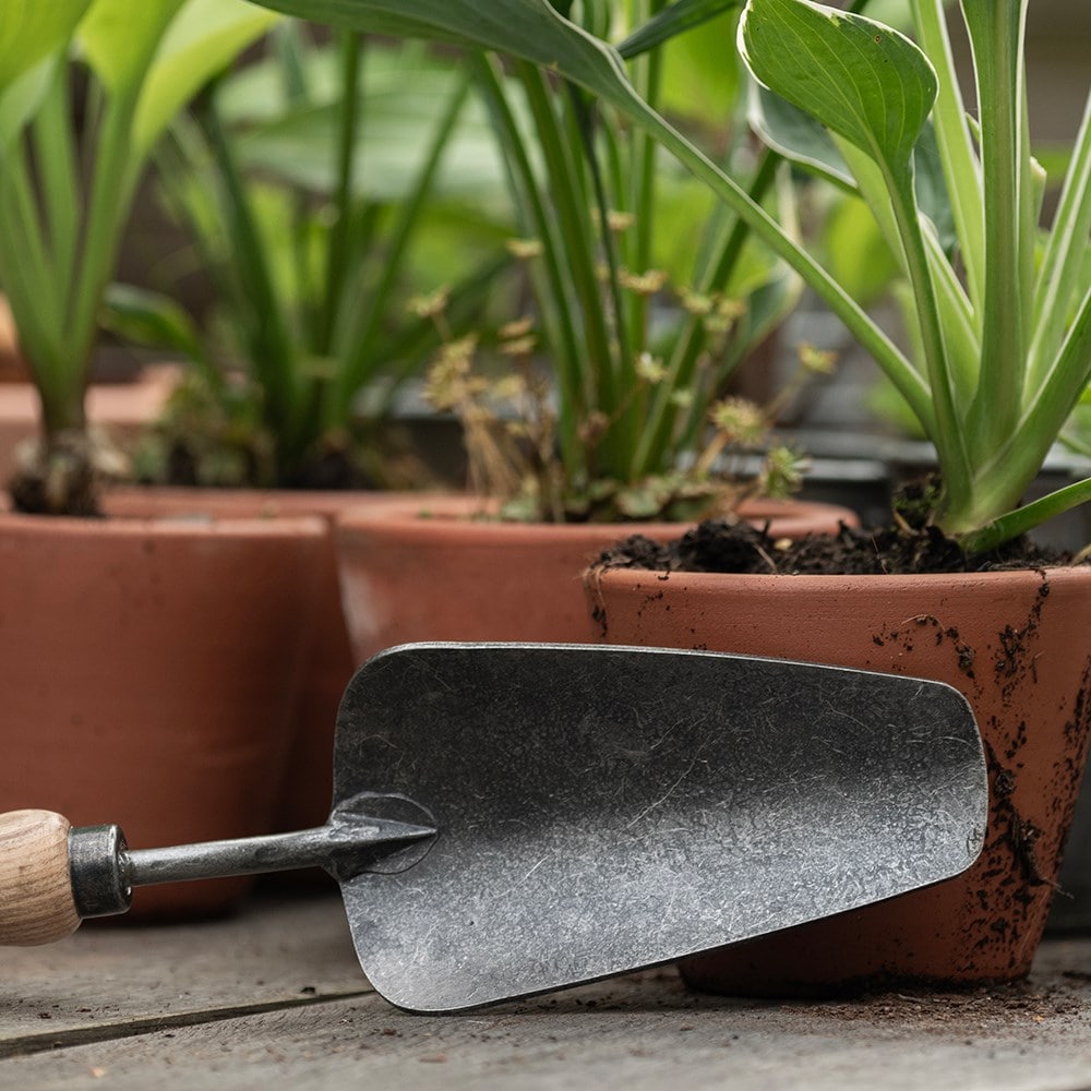 Garden sundries