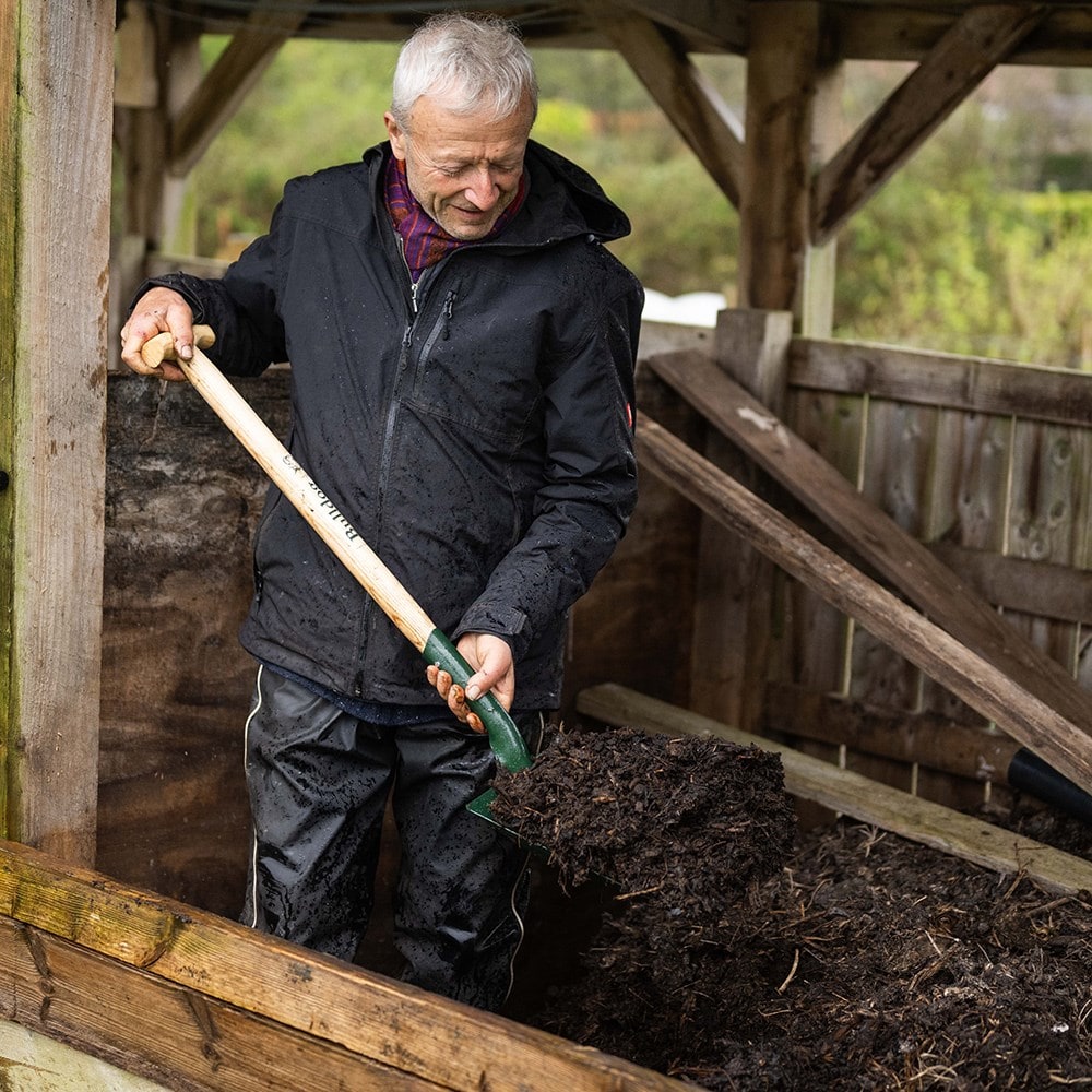 Wooden composting t-handle shovel  