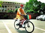 'Cycle wala MP' harps on 'madhur rishte' between executive and judiciary