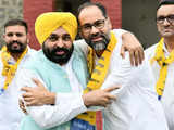 BJP' s OBC Morcha leader, Akali Dal' s SC wing leader join AAP