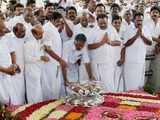 AIADMK meet triggers all-out war between rival factions