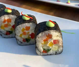 Holi 2022: Japanese Maki roll with cream cheese to add to the exotic flavours this season