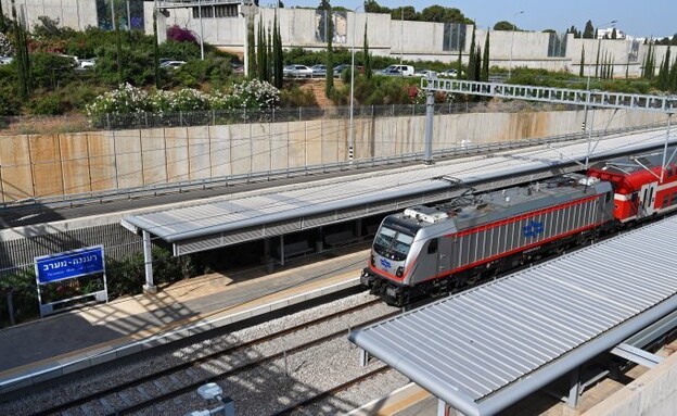 מרכז הנדלן - בחירות ברעננה (צילום: shutterstock)