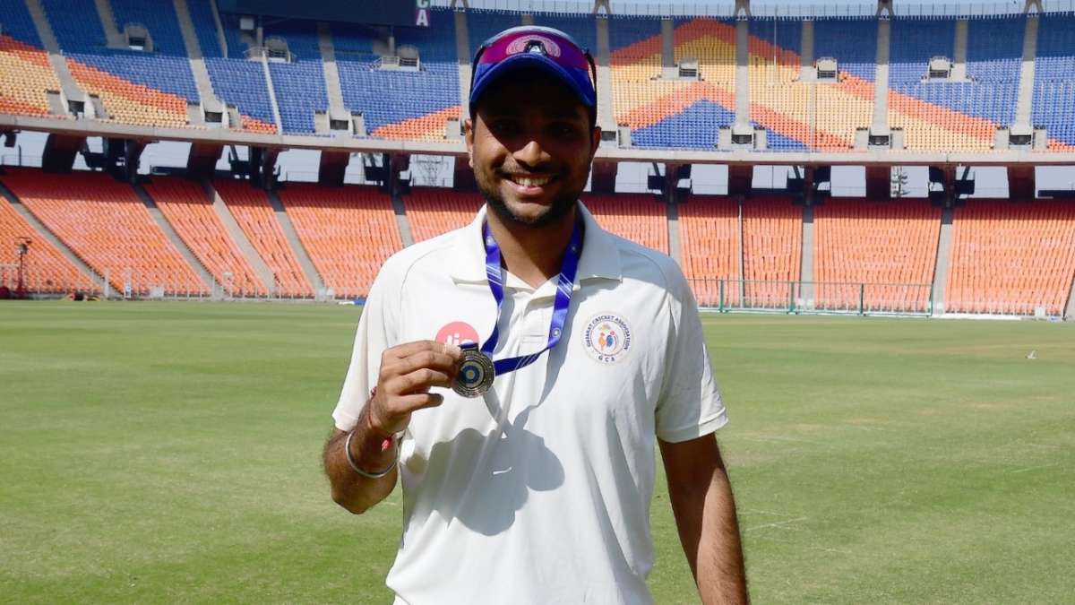 Desai triggers dramatic Karnataka collapse to lead Gujarat to narrow win