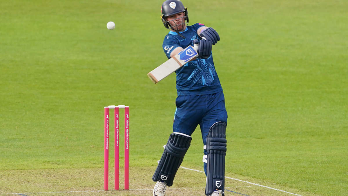 Alex Thomson's three-wicket blitz leaves Yorkshire on the floor