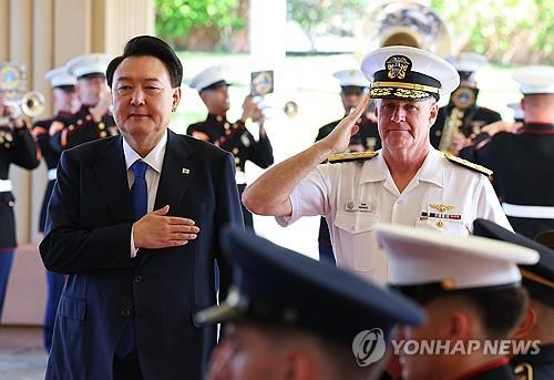 (LEAD) Yoon pledges to enhance combined readiness with U.S. against N. Korea