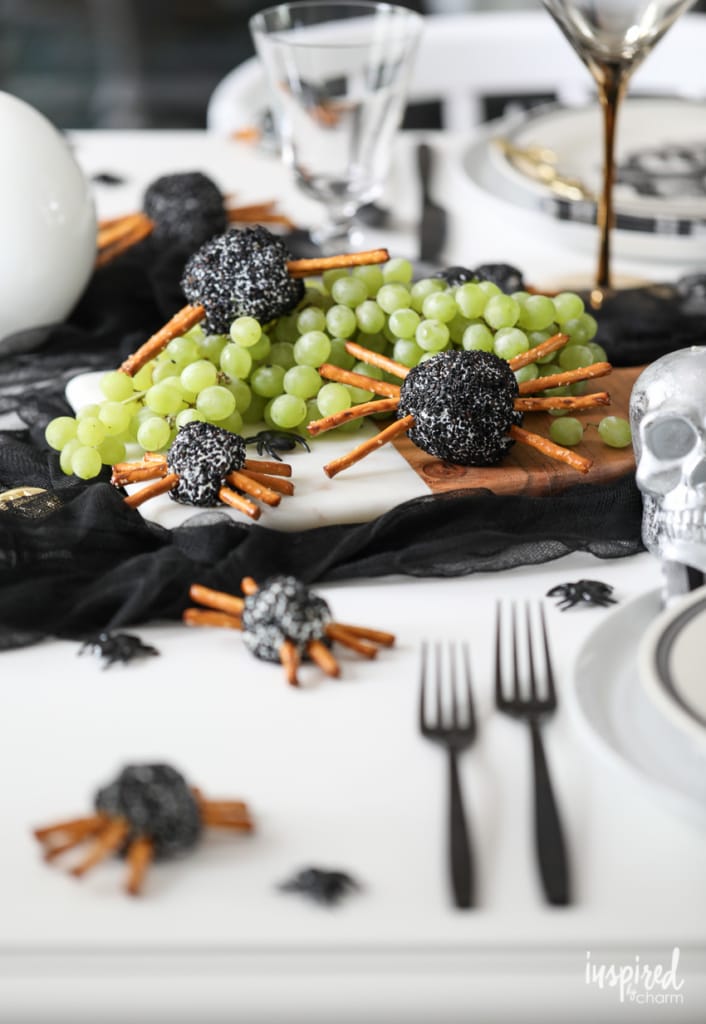 Spooky Spider Cheeseball for Halloween #appetizer #recipe #halloween #snack #cheeseball #spooky 