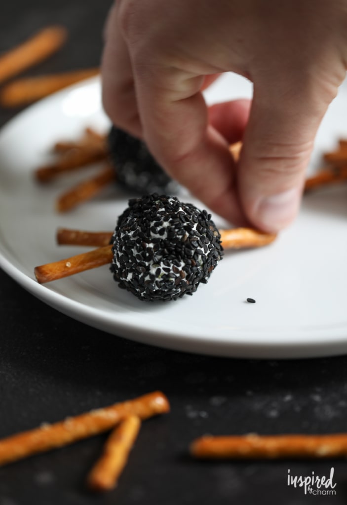 Spooky Spider Cheeseball for Halloween #appetizer #recipe #halloween #snack #cheeseball #spooky 