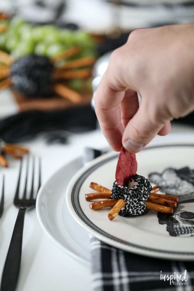 Spooky Spider Cheeseball for Halloween #appetizer #recipe #halloween #snack #cheeseball #spooky 