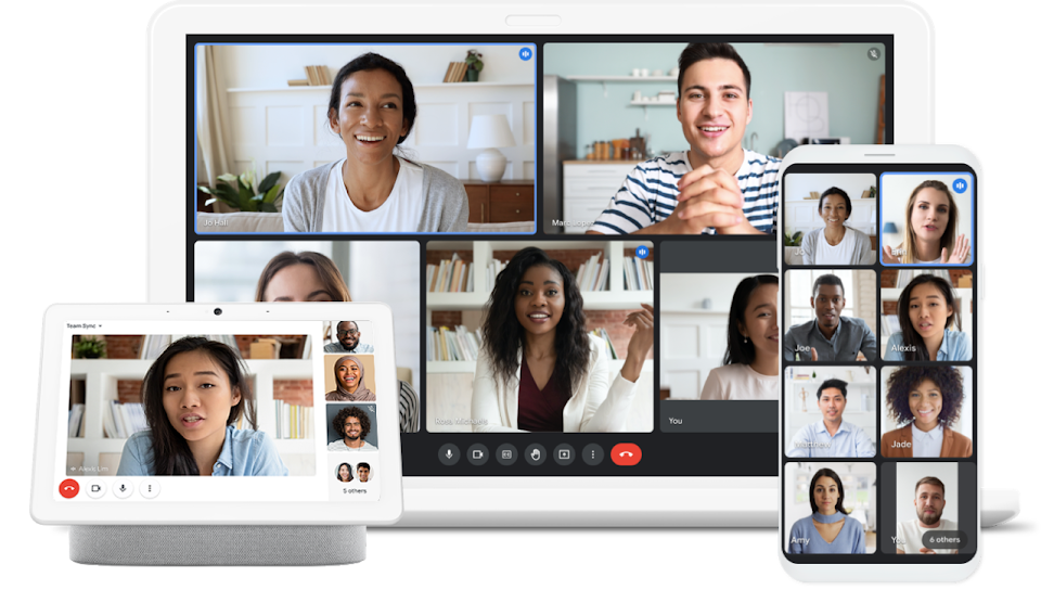 Google Meet ve Duo kullanarak video konferans yapıldığını gösteren birer dizüstü bilgisayar, Google Home ve Pixel telefon