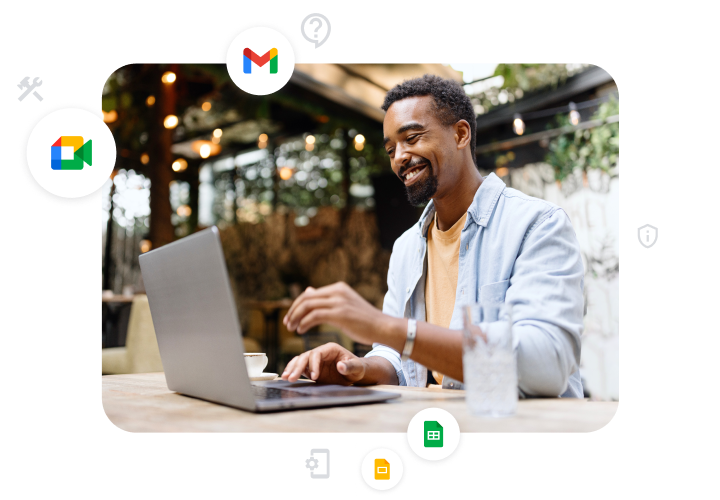 Grafisk illustrasjon av en Google Workspace-kunde ved en datamaskin samt ikoner for Google Meet, Gmail, Presentasjoner og Regneark. 