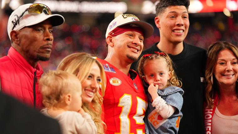 Patrick Mahomes, wife Brittany are expecting third child image