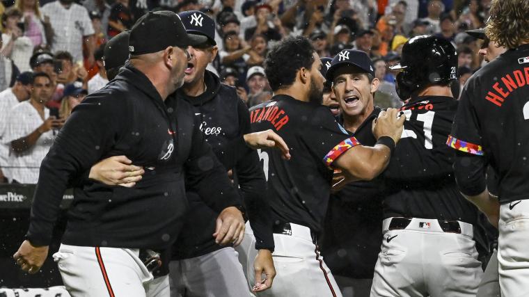 Benches clear in Yankees vs Orioles image