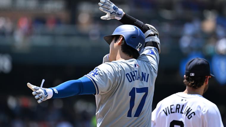 Shohei Ohtani hits 200th career home run image