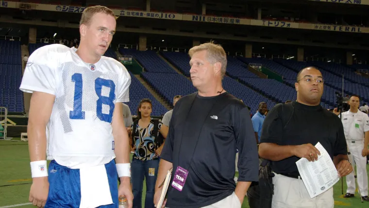 Chris Mortensen chats with Peyton Manning