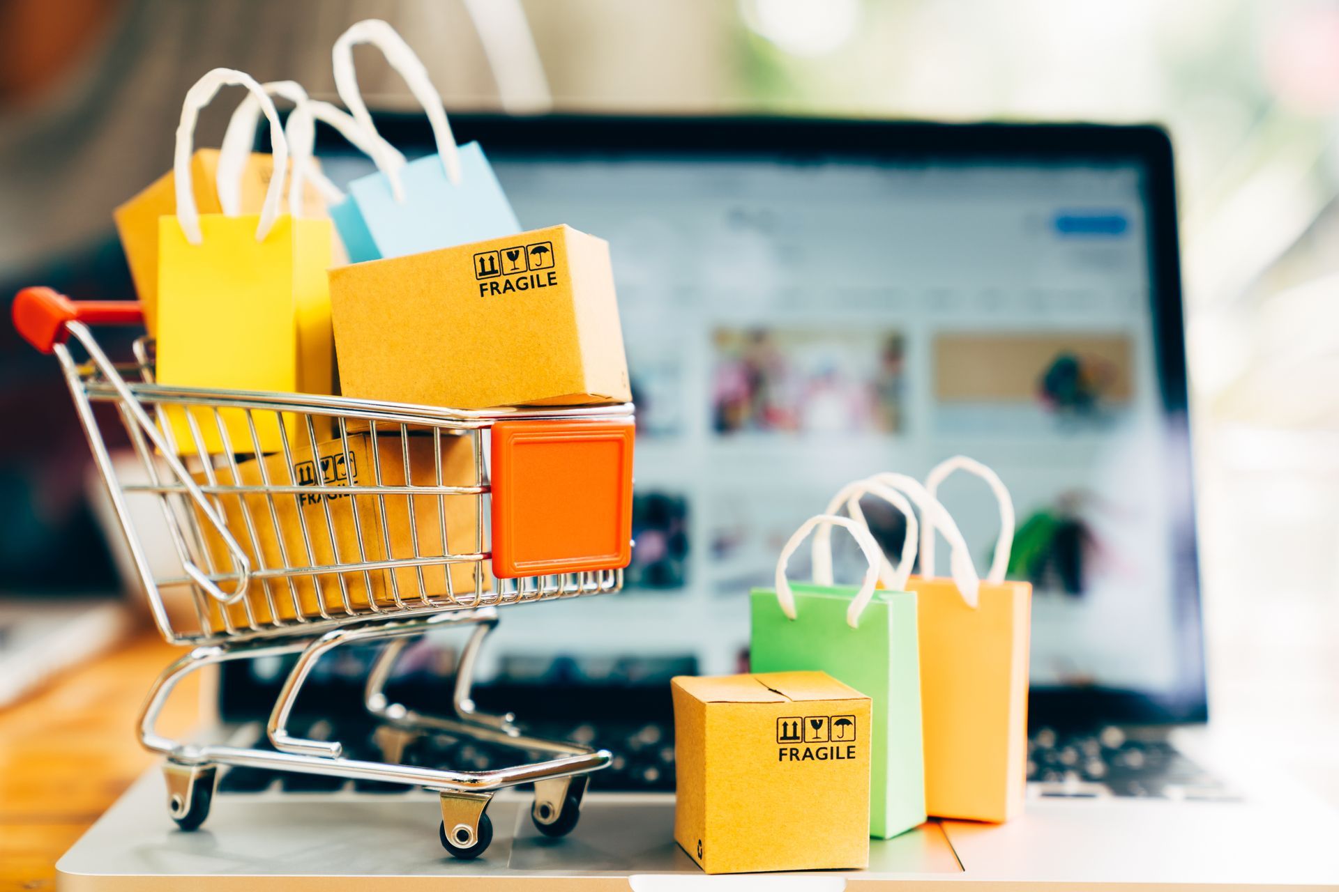 Online Shopping Fulfillment: 4 3PL Benefits