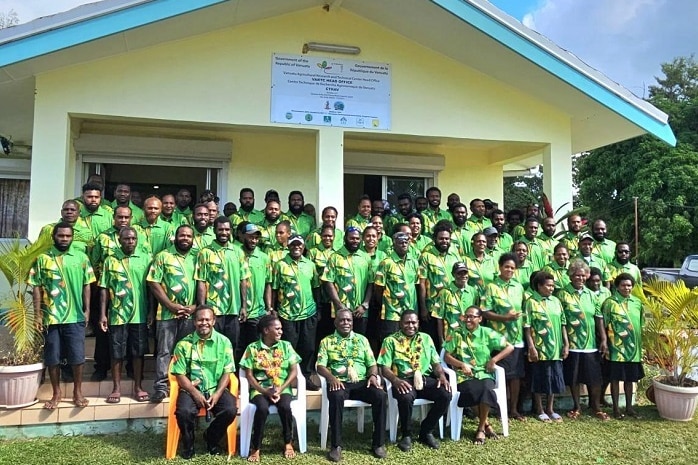 Ol opisa blong Vanuatu Agriculture Research Technical Center. Photo: Supplied 