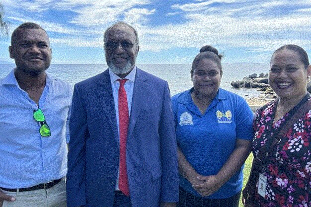 Vanuatu Prime Minister Charlot Salwai and journalists in Honiara