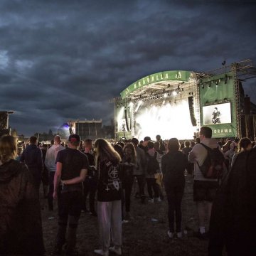 Trending News: A Rock Festival Is Going \'Man-Free\' Because Dudes Can\'t Behave