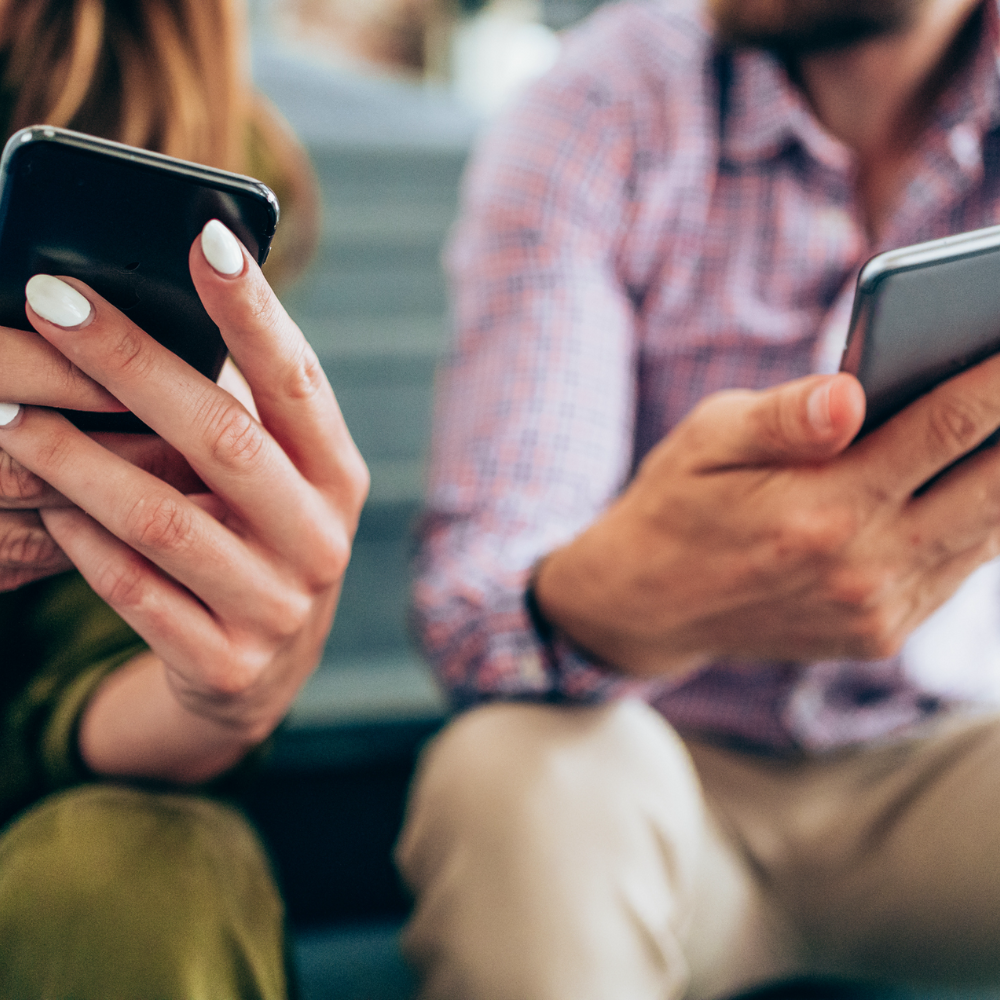 Want To Be a Better Texter While Dating? Here Are 9 Foolproof Tips