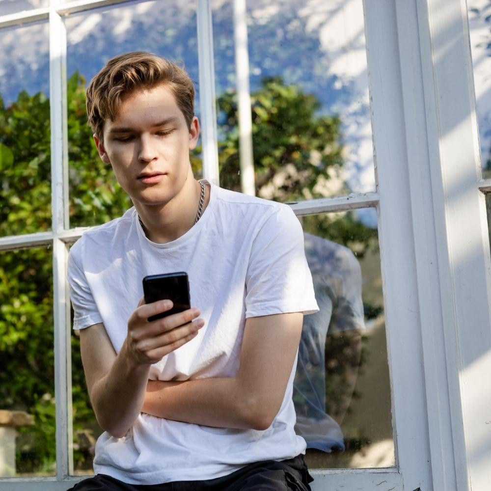 6 Things the Average Guy Would Benefit From Learning About Texting in a Dating Context