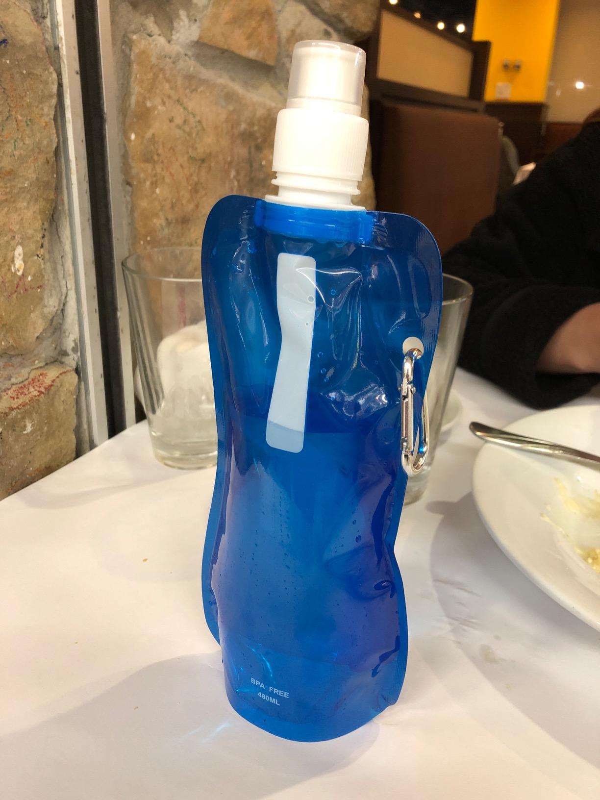 Sturdy top and great color collapsible water bottle