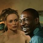 Eddie Murphy and Heather Graham in Bowfinger (1999)