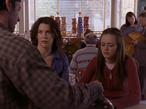 Alexis Bledel, Lauren Graham, and Scott Patterson in Gilmore Girls (2000)