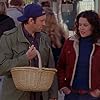 Lauren Graham and Scott Patterson in Gilmore Girls (2000)