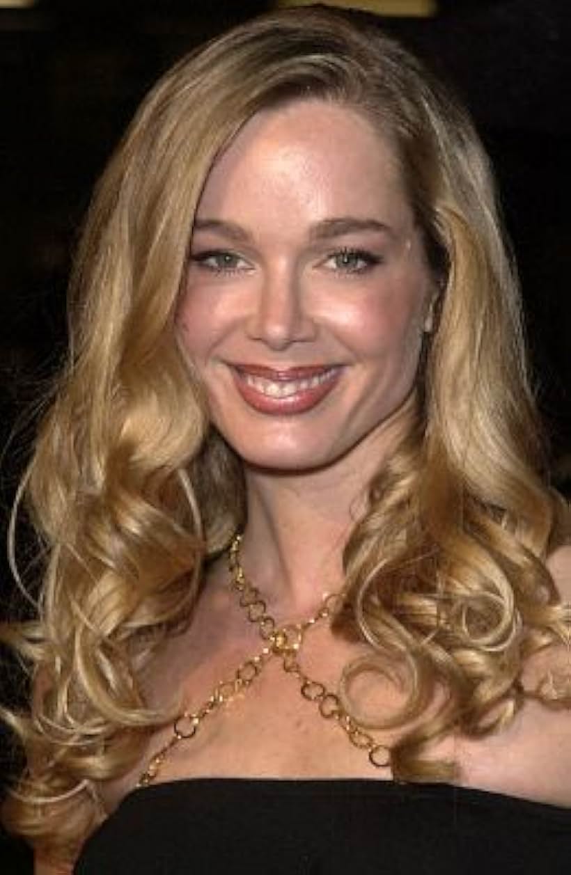 Jennifer Gareis at an event for Sweet November (2001)