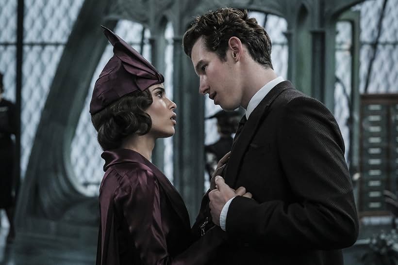 Zoë Kravitz and Callum Turner in Fantastic Beasts: The Crimes of Grindelwald (2018)