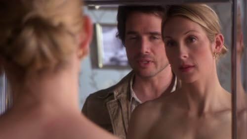 Kelly Rutherford and Matthew Settle in Gossip Girl (2007)