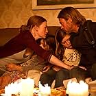 Brad Pitt, Mireille Enos, Sterling Jerins, and Abigail Hargrove in World War Z (2013)