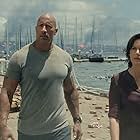 Carla Gugino and Dwayne Johnson in San Andreas (2015)