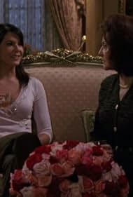 Kelly Bishop and Lauren Graham in Gilmore Girls (2000)