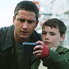 Gerard Butler and Jack McElhone in Dear Frankie (2004)