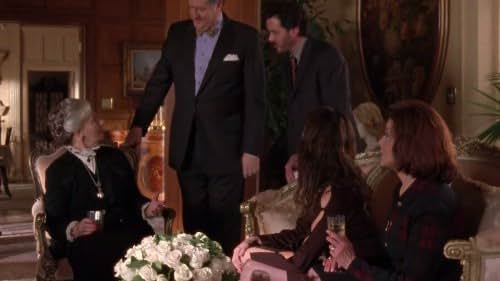 Chris Eigeman, Edward Herrmann, Marion Ross, Kelly Bishop, and Lauren Graham in Gilmore Girls (2000)